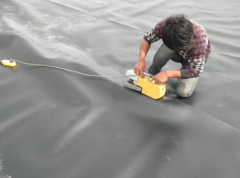 有什么技巧鋪設復合土工膜呢？